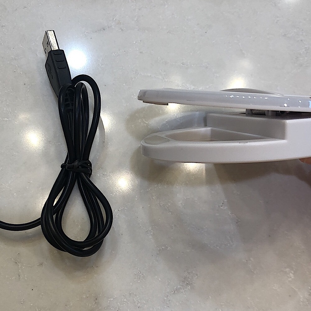 BRAND NEW Self light (attaches to top of phone) ! - Picture 3 of 4